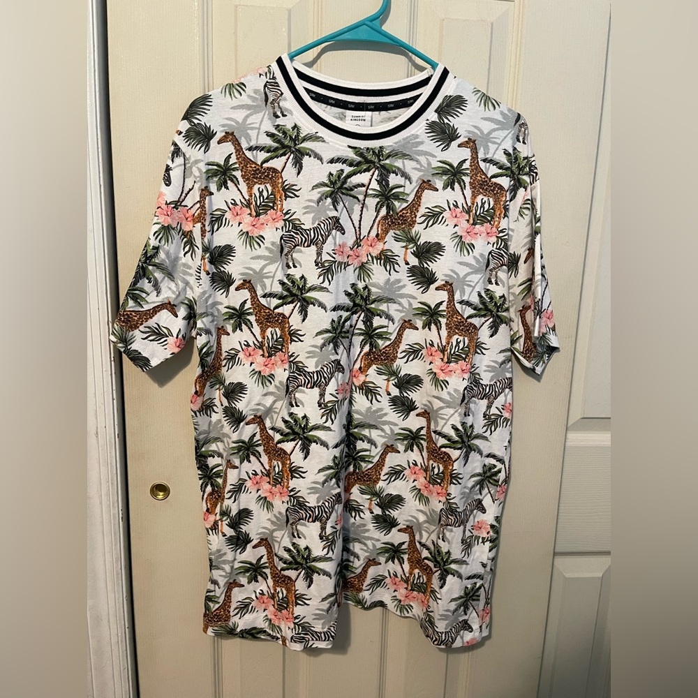 Men’s t shirt size medium